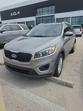 Titanium Silver 2018 Kia Sorento LX