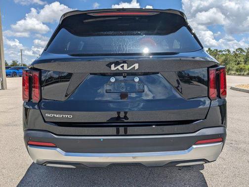 2025 Kia Sorento EX