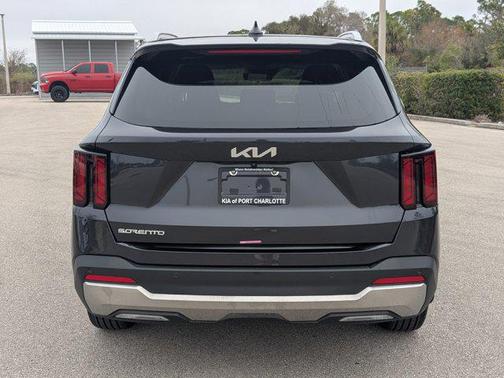 2025 Kia Sorento S