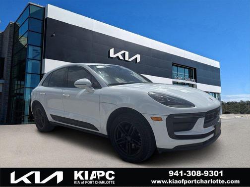 Carrara White Metallic 2025 Porsche Macan Macan