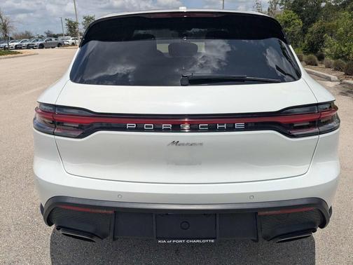 Carrara White Metallic 2025 Porsche Macan Macan