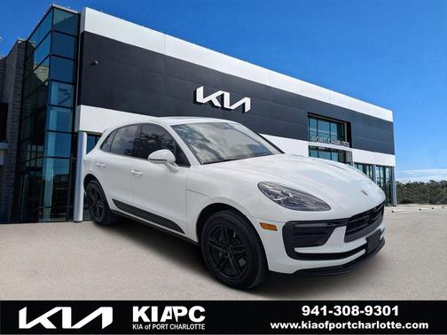 Carrara White Metallic 2025 Porsche Macan Macan