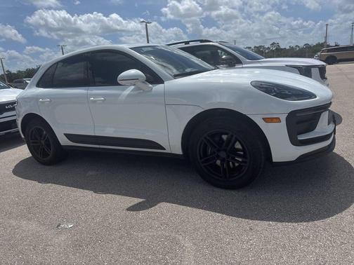 Carrara White Metallic 2025 Porsche Macan Macan