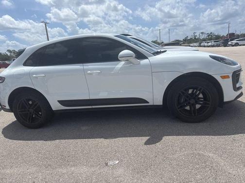 Carrara White Metallic 2025 Porsche Macan Macan