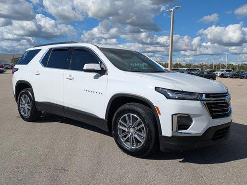 2022 Chevrolet Traverse LT Cloth