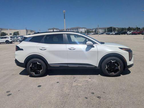 Snow White Pearl 2026 Kia Sportage Hybrid EX