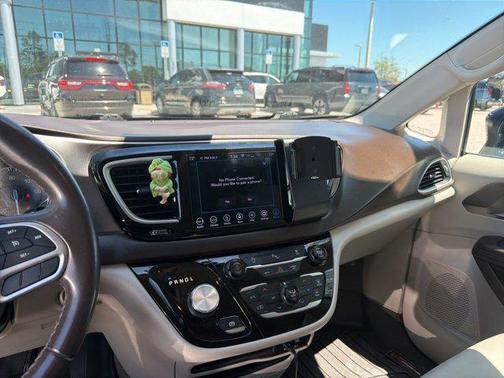 2018 Chrysler Pacifica Touring-L