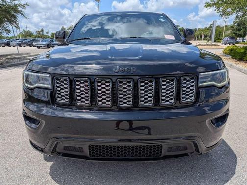 Diamond Black Crystal Pearlcoat 2020 Jeep Grand Cherokee Altitude