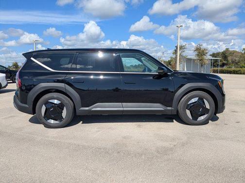 2026 Kia EV9 Light Short Range