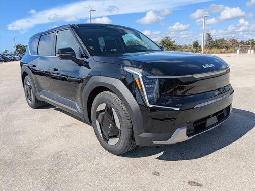 2026 Kia EV9 Light Short Range