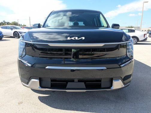 2026 Kia EV9 Light Short Range