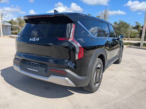 2026 Kia EV9 Light Short Range