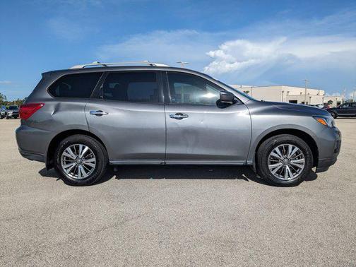 2020 Nissan Pathfinder S 2WD