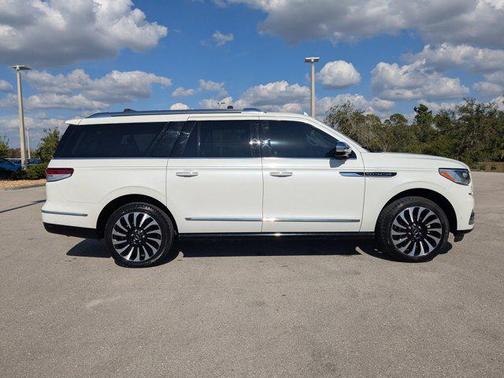 2022 Lincoln Navigator L Black Label
