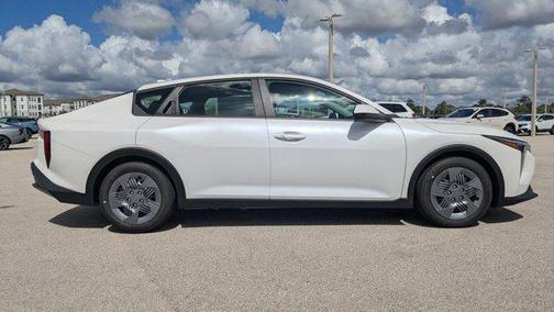 2025 Kia K4 LX