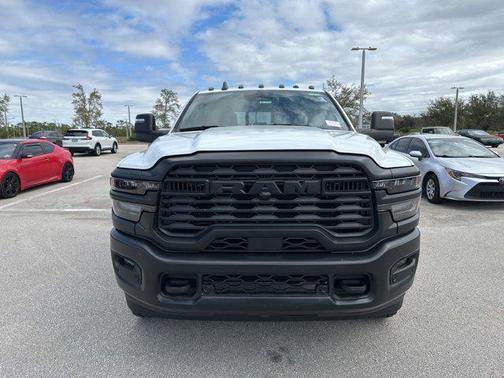 2025 RAM 2500 Tradesman Crew Cab 4x4 6'4' Box