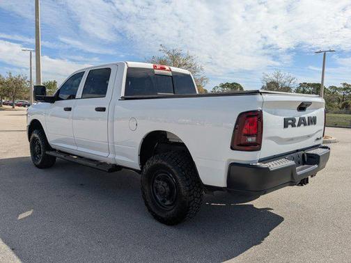 2025 RAM 2500 Tradesman Crew Cab 4x4 6'4' Box