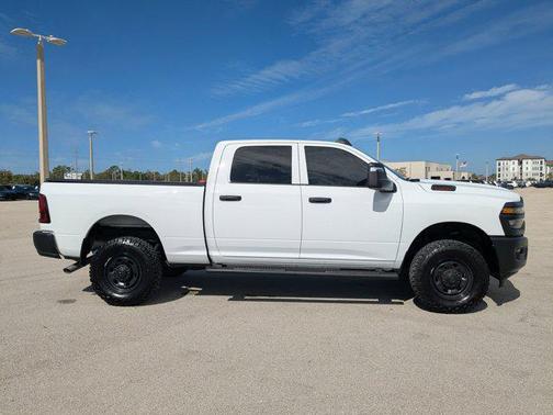 2025 RAM 2500 Tradesman Crew Cab 4x4 6'4' Box