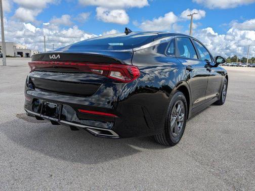 2023 Kia K5 LXS