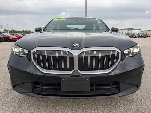 2025 BMW 530 i