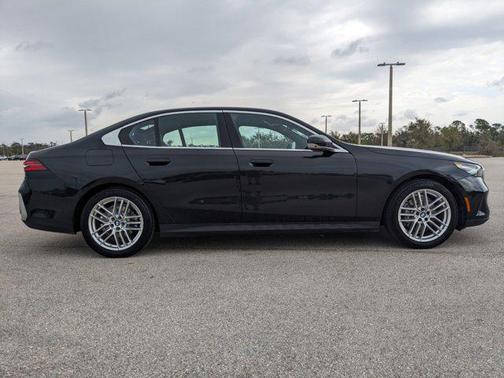 2025 BMW 530 i