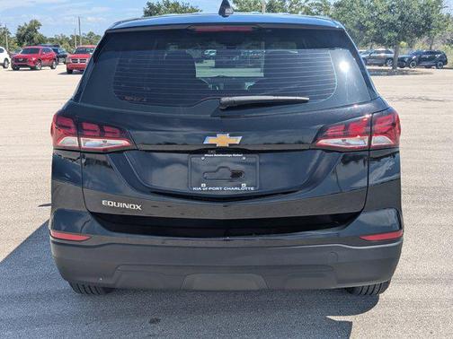 Mosaic Black Metallic 2022 Chevrolet Equinox LS