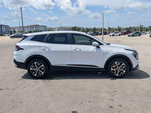 Glacial White Pearl 2023 Kia Sportage EX