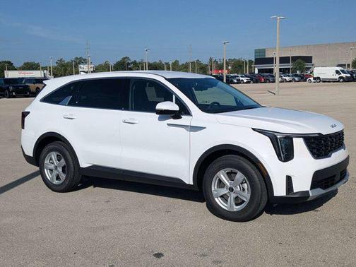 Glacial White Pearl 2026 Kia Sorento LX