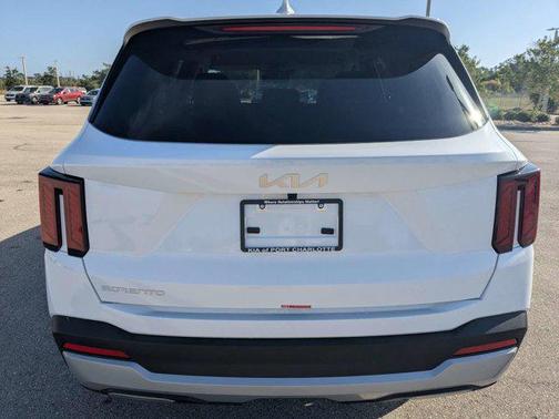 Glacial White Pearl 2026 Kia Sorento LX