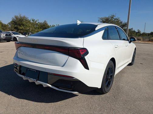2026 Kia K5 LXS FWD
