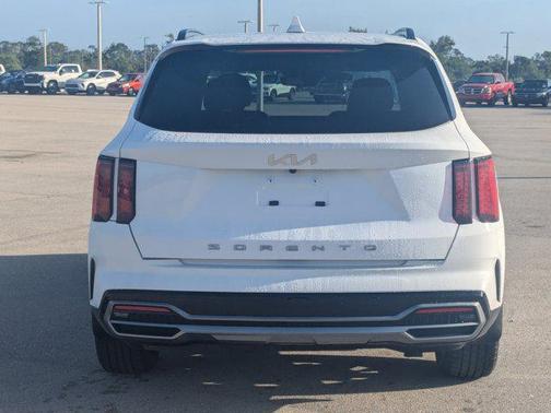 Glacial White Pearl 2022 Kia Sorento EX