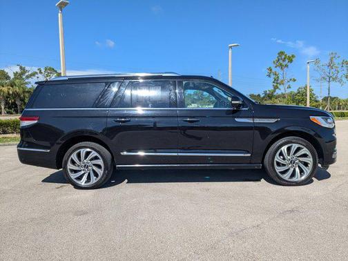 2022 Lincoln Navigator Reserve