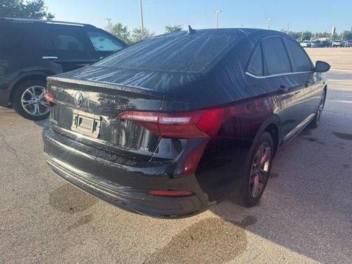 Deep Black 2024 Volkswagen Jetta 1.5T SE