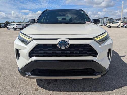 2022 Toyota RAV4 Hybrid SE