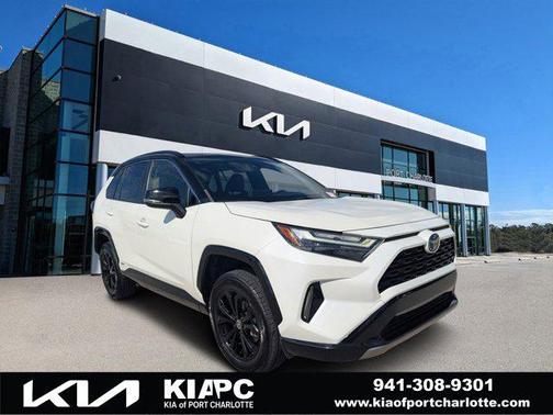 2022 Toyota RAV4 Hybrid SE
