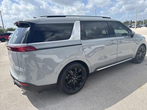 Ceramic Silver 2024 Kia Carnival SX Prestige