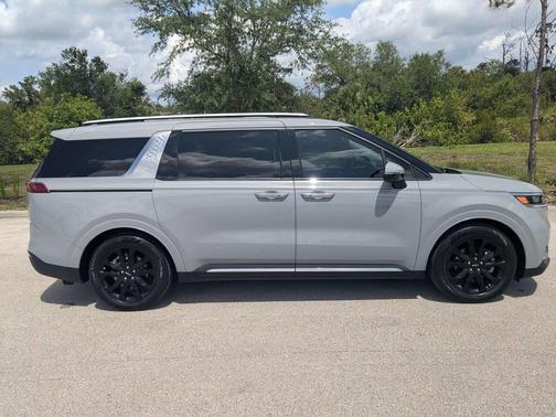 Ceramic Silver 2024 Kia Carnival SX Prestige