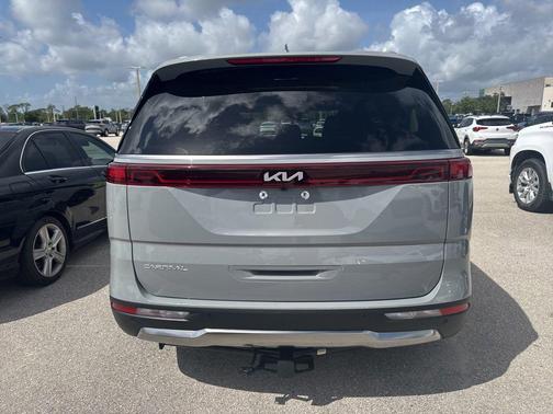 Ceramic Silver 2024 Kia Carnival SX Prestige