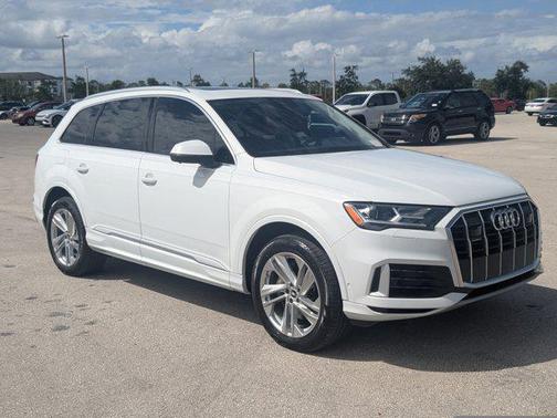 Glacier White Metallic 2022 Audi Q7 55 Premium Plus