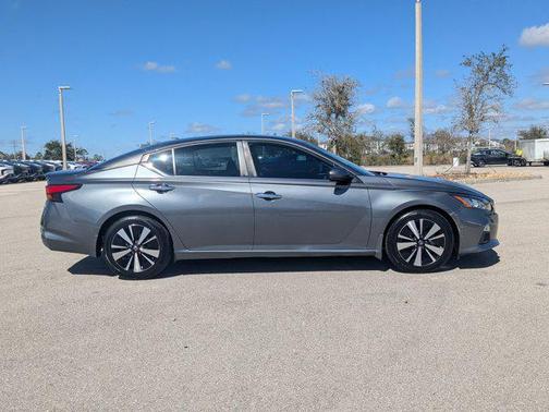 2021 Nissan Altima 2.5 SV