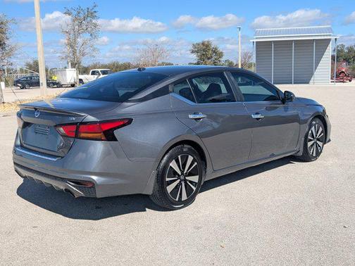 2021 Nissan Altima 2.5 SV