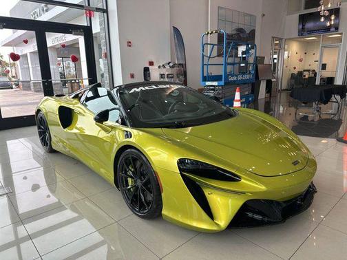 2025 McLaren Artura TechLux