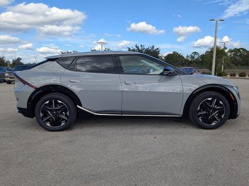2025 Kia EV6 Wind