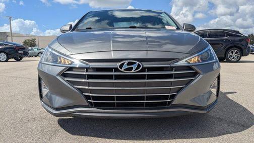2019 Hyundai ELANTRA SE