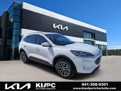 2022 Ford Escape Titanium