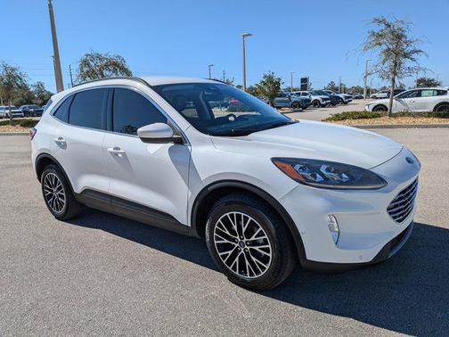 2022 Ford Escape Titanium