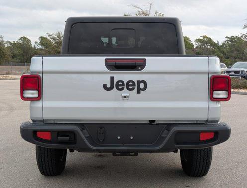 2024 Jeep Gladiator Sport S