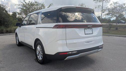 2024 Kia Carnival LX