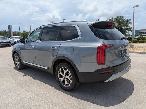 Everlasting Silver 2020 Kia Telluride EX