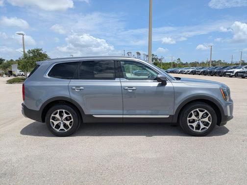 Everlasting Silver 2020 Kia Telluride EX